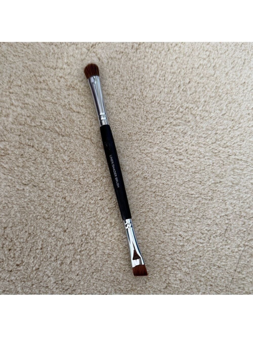 Younique liner shader Dual-Ended Makeup Brush